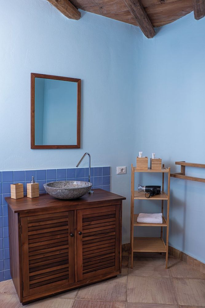 Villa Amoroso - Ospitalità Mediterranea Superior Double Room, Private Bathroom, Garden View 9