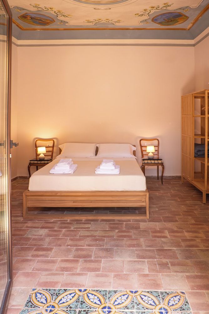 Villa Amoroso - Ospitalità Mediterranea Superior Double Room, Private Bathroom, Garden View 2