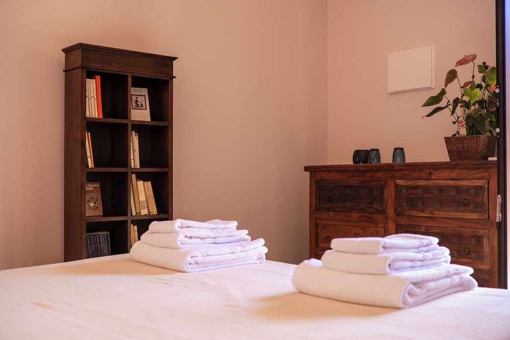 Villa Amoroso - Ospitalità Mediterranea Luxury Quadruple Room, Private Bathroom, Garden View 2