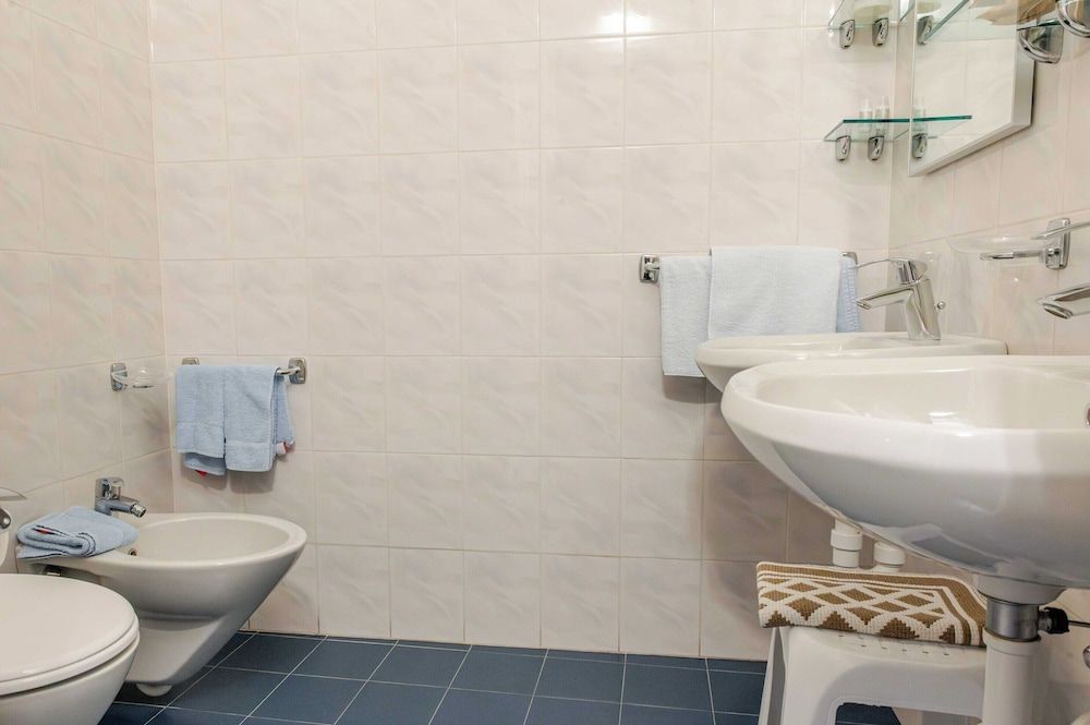 Hotel 3 Comfort and Serenity Heart of Ventimiglia House 7