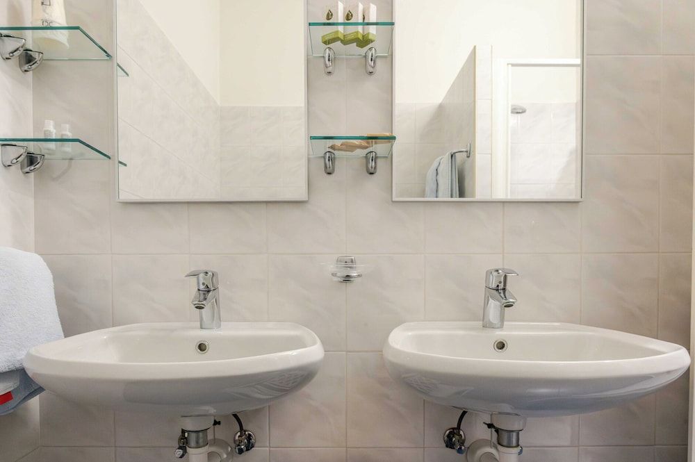 Hotel 3 Comfort and Serenity Heart of Ventimiglia House 8