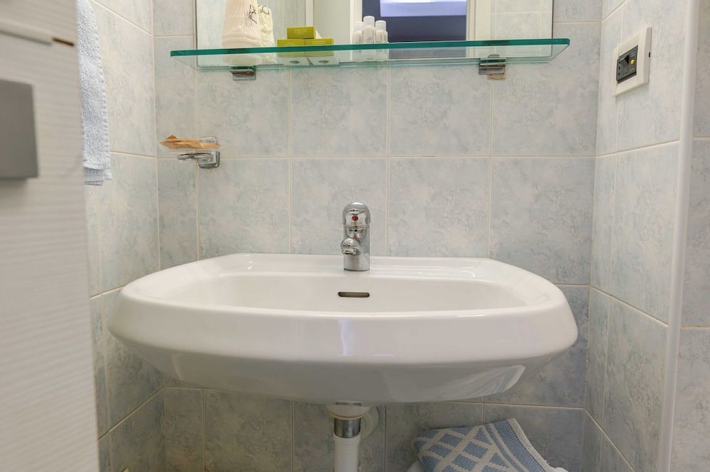 Hotel 3 Comfort and Serenity Heart of Ventimiglia House 7