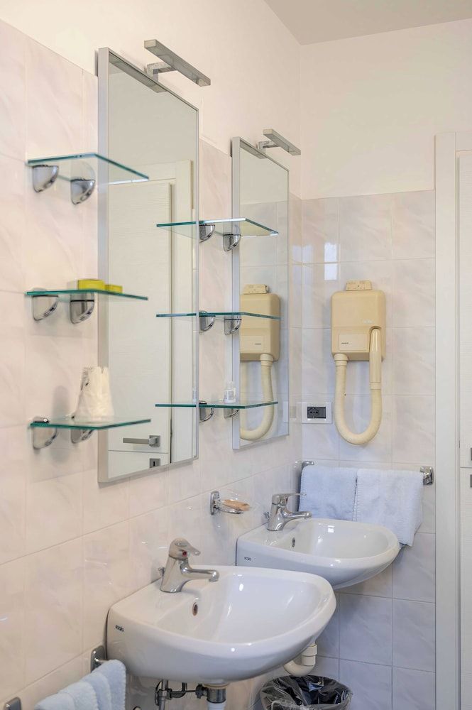 Hotel 3 Comfort and Serenity Heart of Ventimiglia House 4