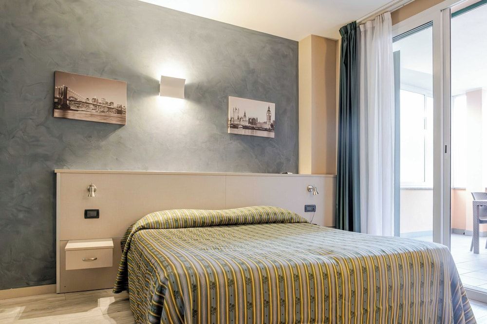 Hotel 3 Comfort and Serenity Heart of Ventimiglia House 2