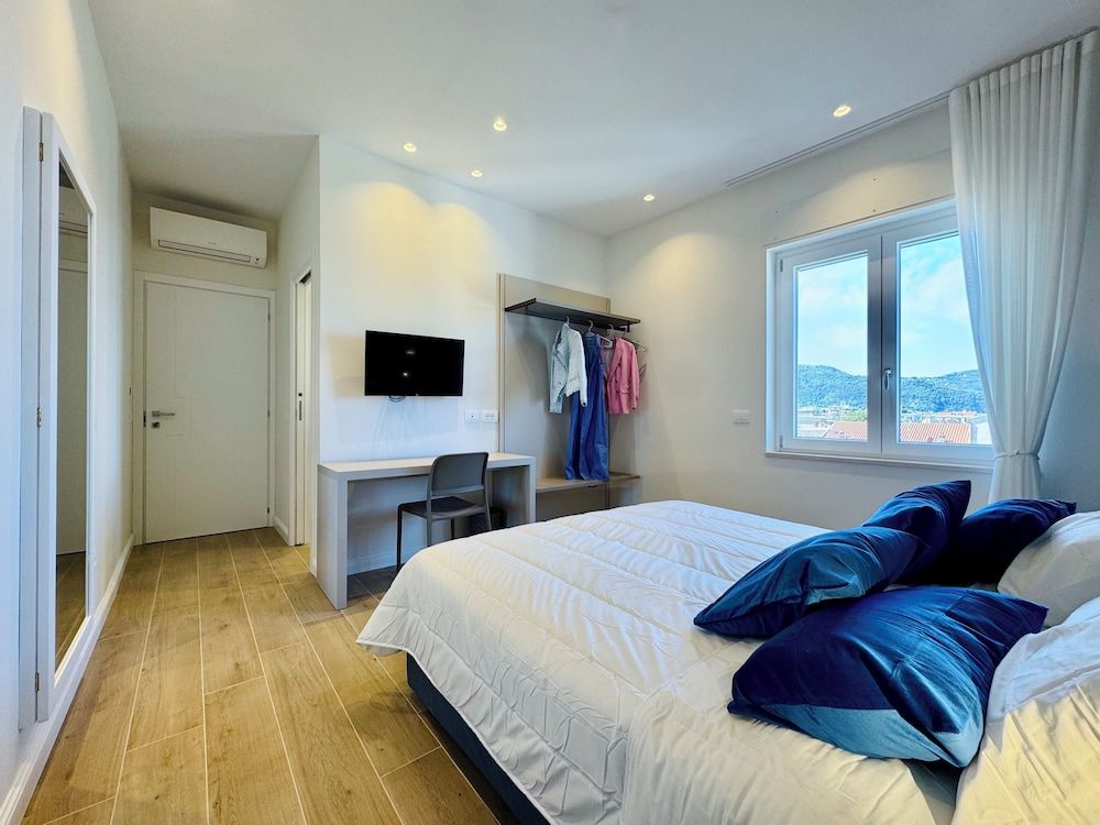 Double or Twin Room, Partial Sea View
