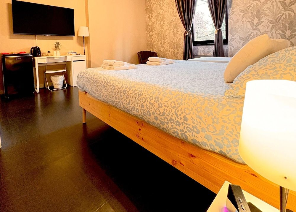 Comfort Triple Room, City View