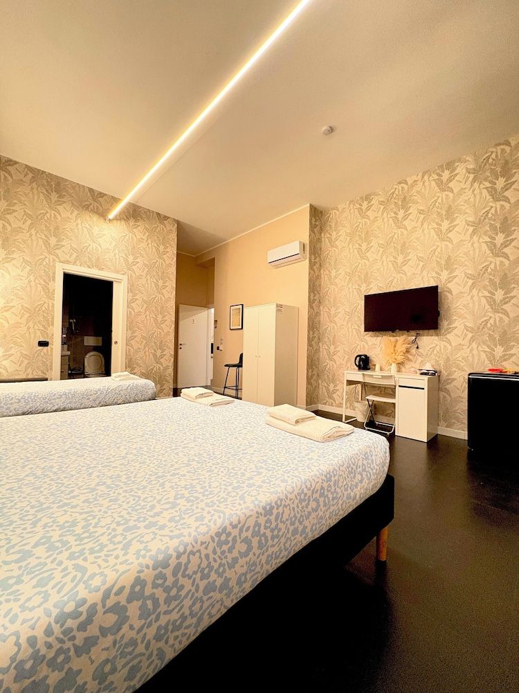 Comfort Triple Room, City View