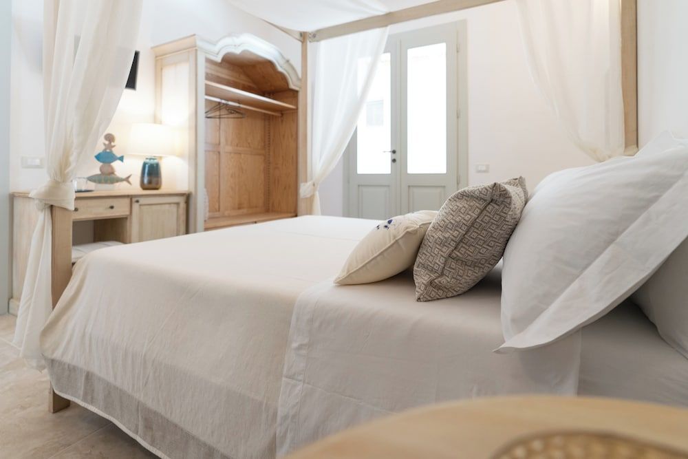 Deluxe Double Room, Pool View