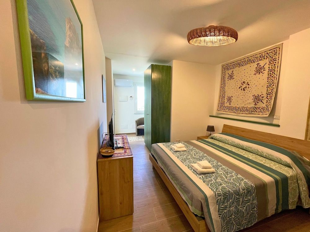 Deluxe Apartment, 2 Bedrooms, Kitchen, Sea View