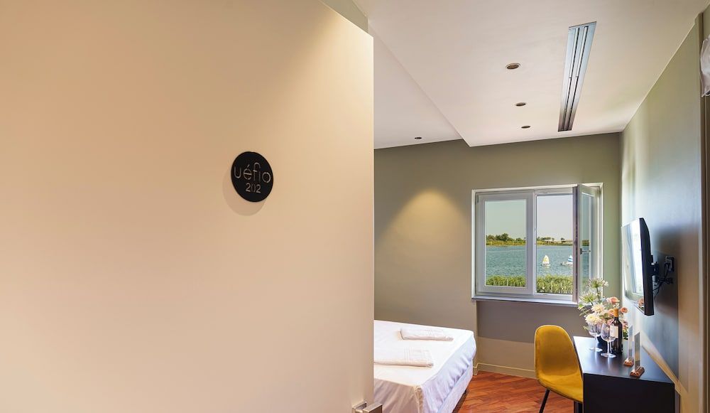 Uefio - Boutique Stay Deluxe Double Room, Lake View 5