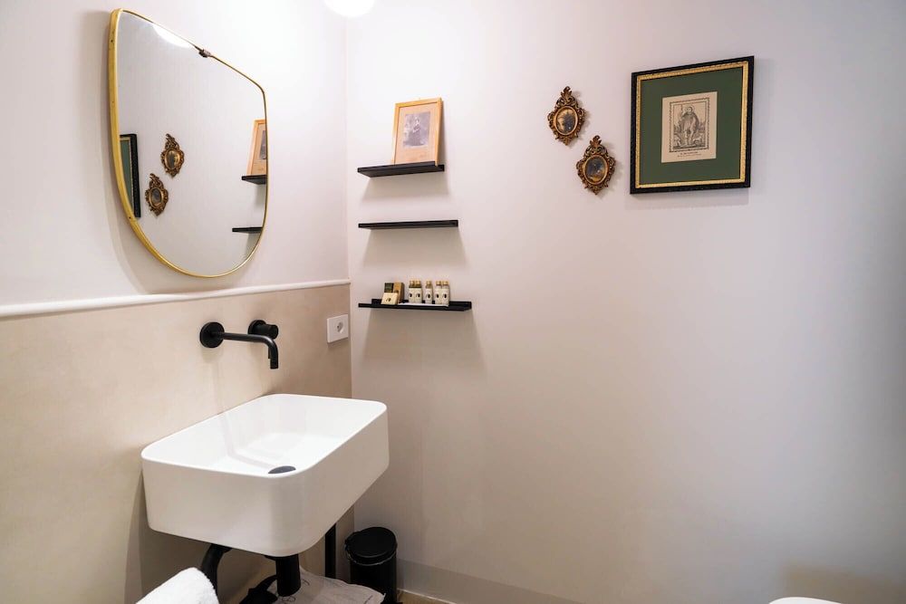 Castellett Dimora di Famiglia Luxury Triple Room, Balcony, Hill View 10