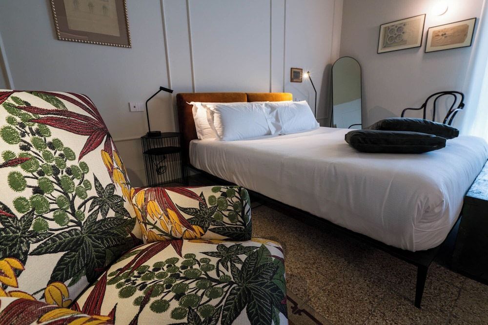 Castellett Dimora di Famiglia Luxury Double Room, Balcony, Hill View 5