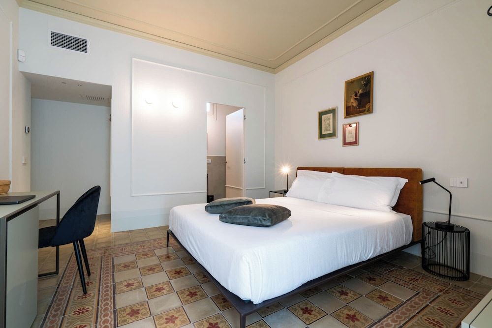 Castellett Dimora di Famiglia Luxury Double Room, Balcony, Hill View 10