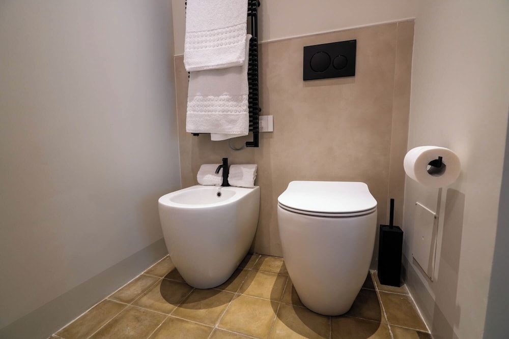 Castellett Dimora di Famiglia Luxury Triple Room, Balcony, Hill View 9