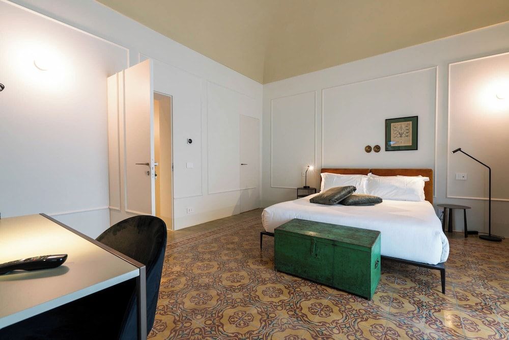 Castellett Dimora di Famiglia Luxury Triple Room, Balcony, Hill View 3