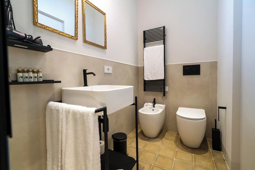 Castellett Dimora di Famiglia Luxury Double Room, Balcony, Hill View 19