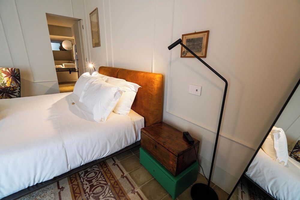 Castellett Dimora di Famiglia Luxury Double Room, Balcony, Hill View 8