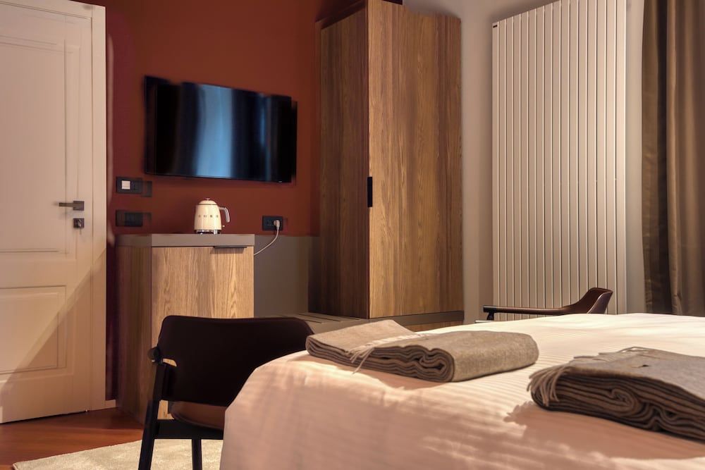 Le Torri Suites Comfort Double Room 5