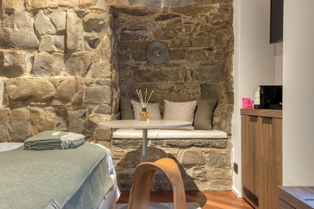 Le Torri Suites Superior Room 3