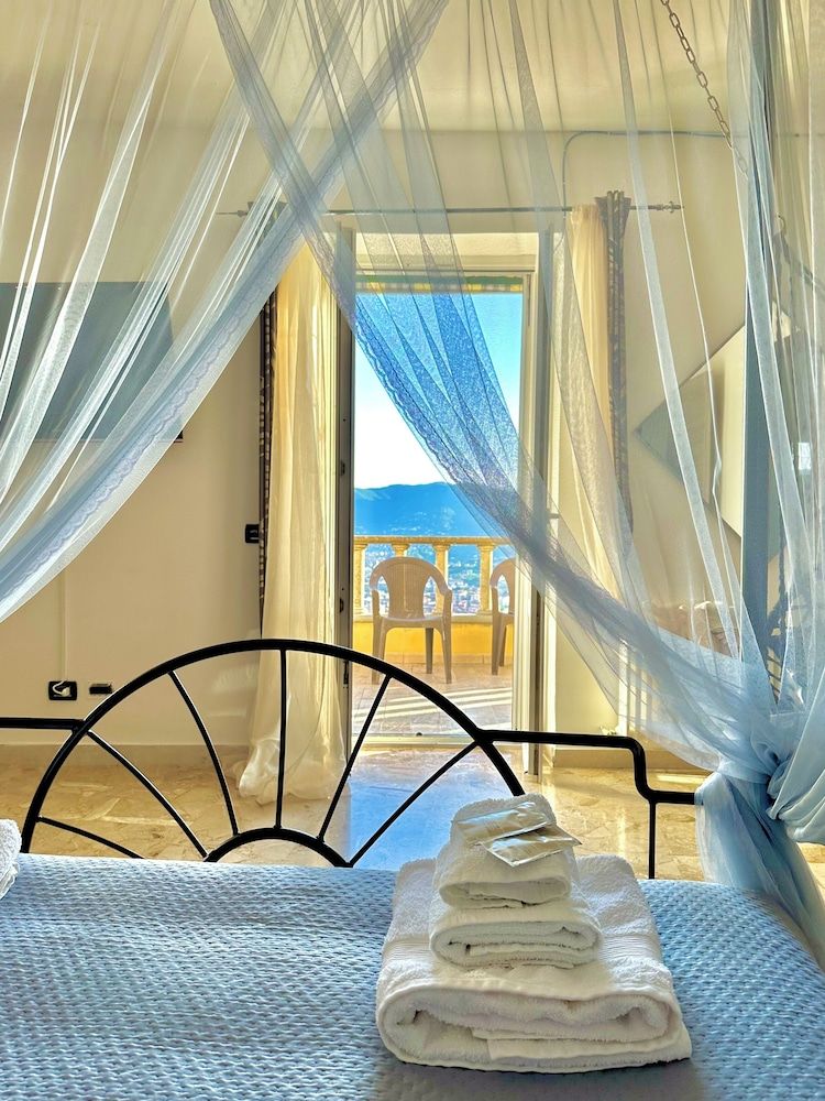 Il Ciliegio Deluxe Triple Room, Balcony, Sea View 3