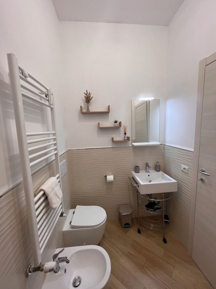 Casa Dharma Guest House Deluxe Double or Twin Room, City View 9