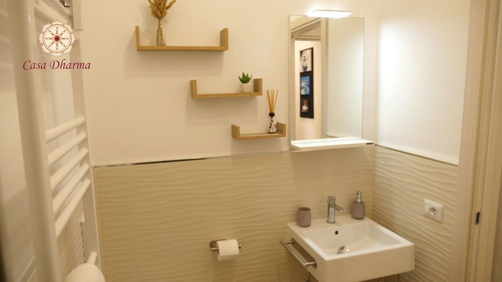 Casa Dharma Guest House Deluxe Double or Twin Room, City View 10