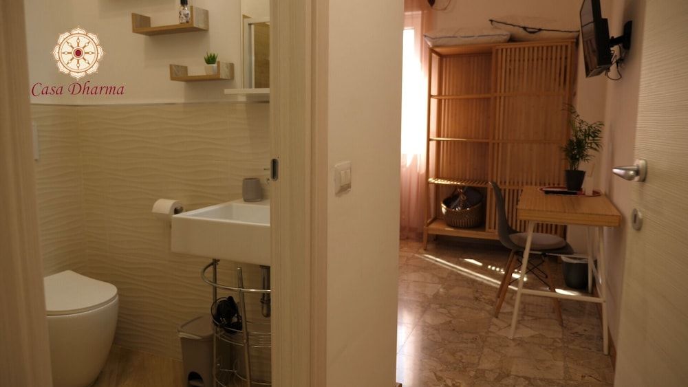 Casa Dharma Guest House Deluxe Double or Twin Room, City View 12