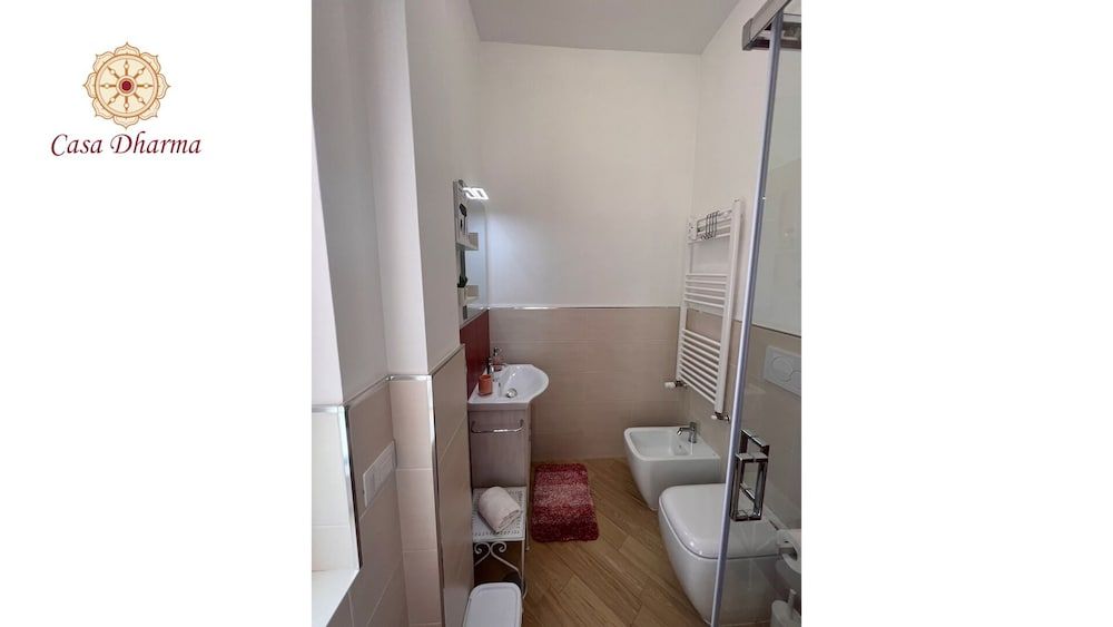 Casa Dharma Guest House Superior Double Room, Balcony, City View 7