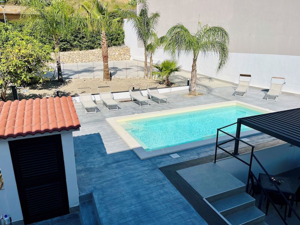 Suite Costa Sicana Superior Townhome, Balcony, Garden View 10