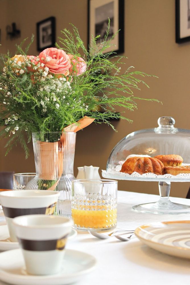 All'Ombra Della Reggia