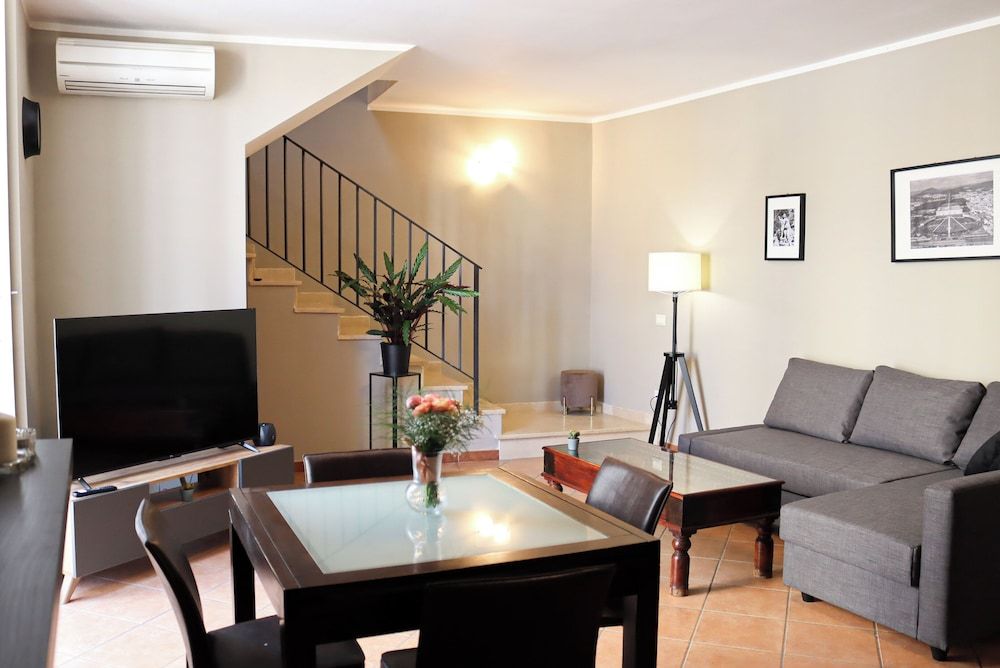 All'Ombra Della Reggia Apartment, Balcony 17