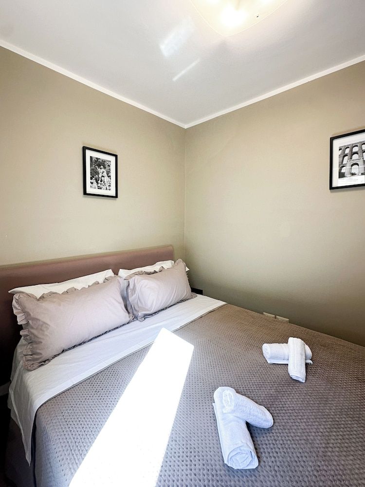 All'Ombra Della Reggia Apartment, 2 Bedrooms 7