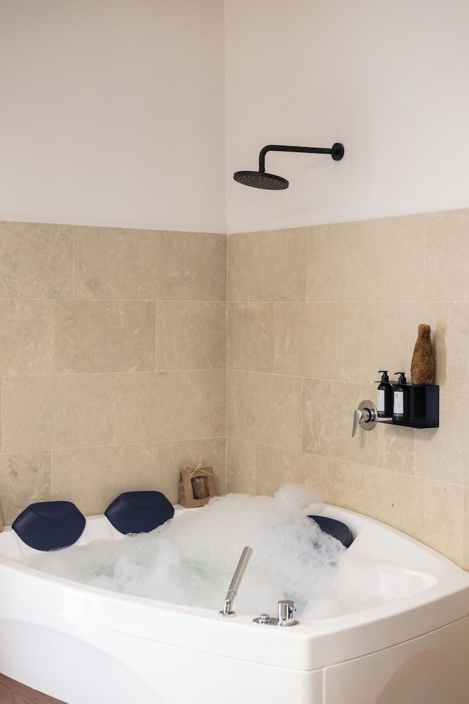 Noto Boutique Hotel Classic Room, Bathtub 16