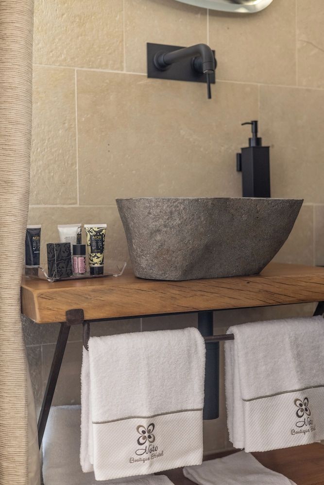 Noto Boutique Hotel Classic Room, Bathtub 21