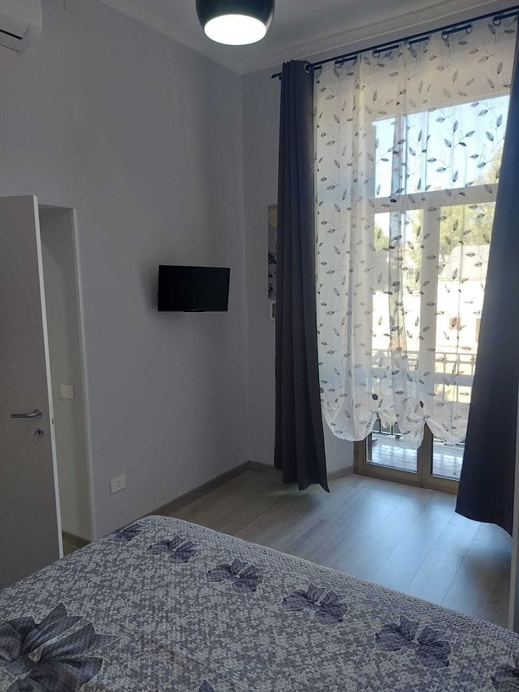 Alloggio Turistico Sea Port - Next to the Cruise Ship Free Shuttle Terminal Apartment 7