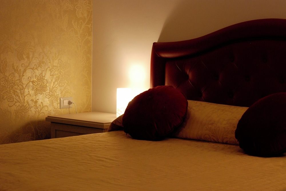 Cavour Luxury Rooms Catanzaro Deluxe Studio Suite 4