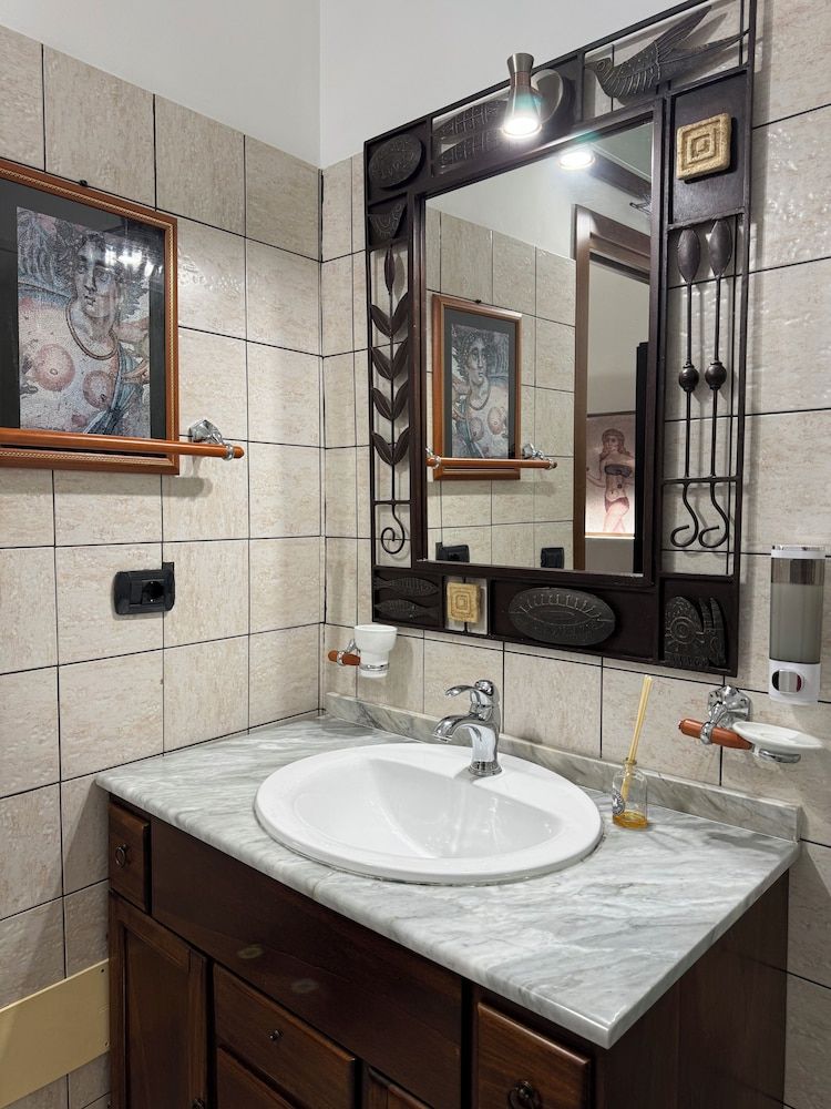 B&B L'angolo di Plutia Comfort Triple Room 10