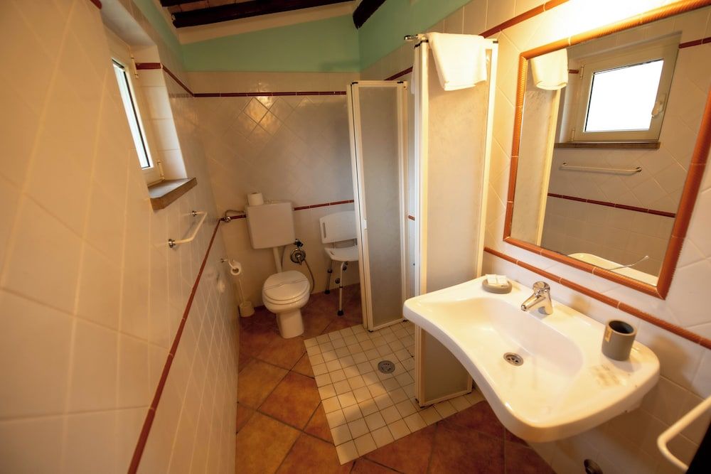 Agriturismo Le Giuncaine Double or Twin Room, Garden View 9