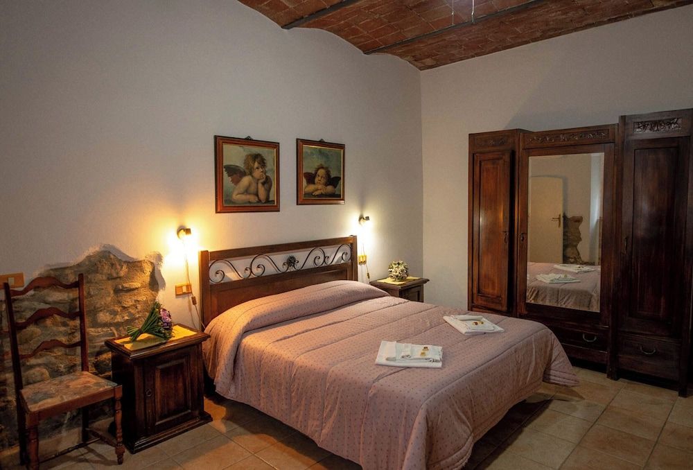 Agriturismo Le Giuncaine Triple Room, Patio, Garden View 2