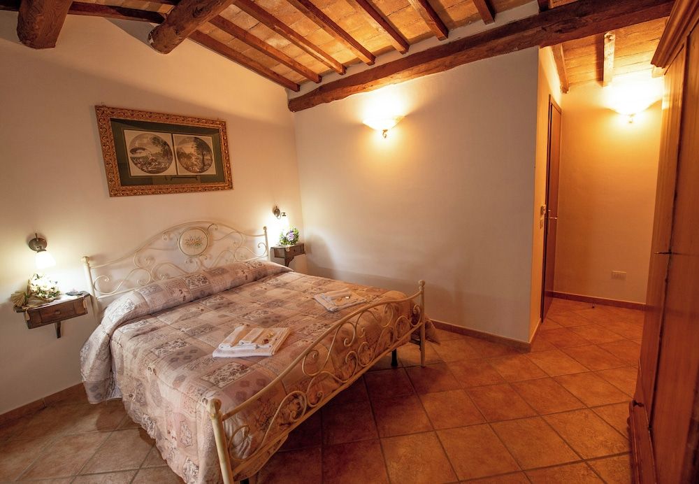 Agriturismo Le Giuncaine Double or Twin Room, Garden View 3