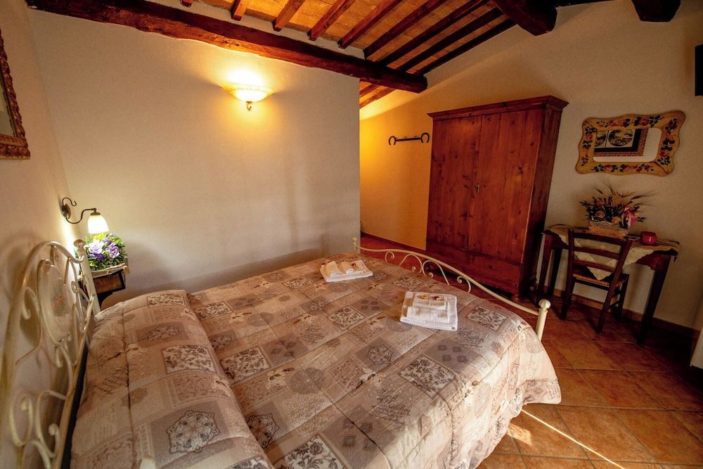Agriturismo Le Giuncaine Double or Twin Room, Garden View 6