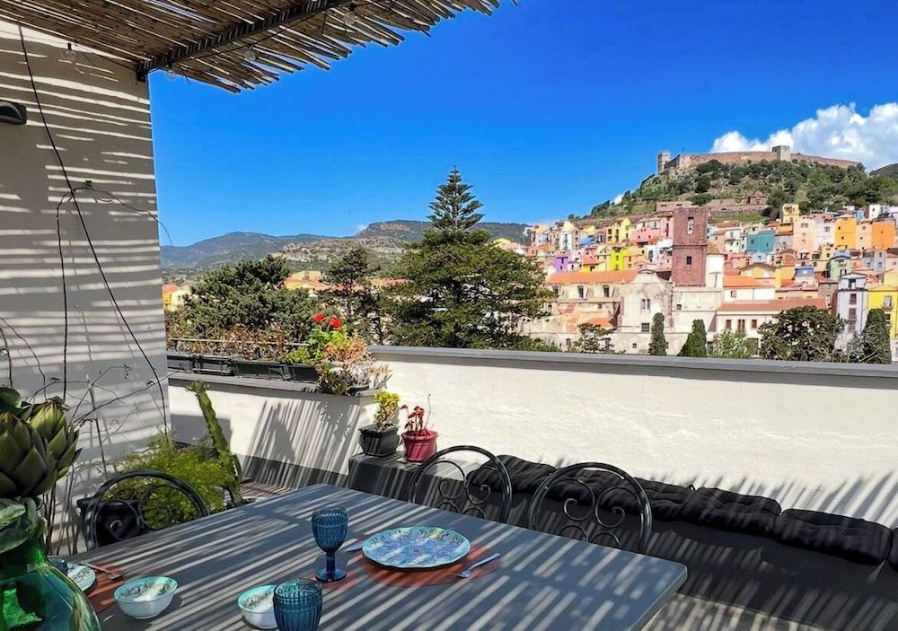 Bosa Eye House 1873 Luxury Room, River View 8