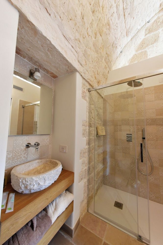 Lamarossa Trulli & Suites Family Room, Patio, Garden View 9