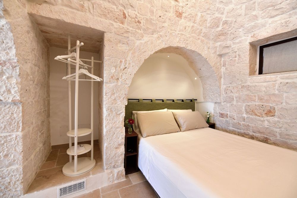 Lamarossa Trulli & Suites Luxury Double Room, Patio, Garden View 2