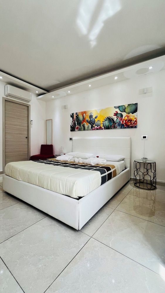 La Meridiana - Centro Storico Pizzo Double Room, Balcony, City View 4