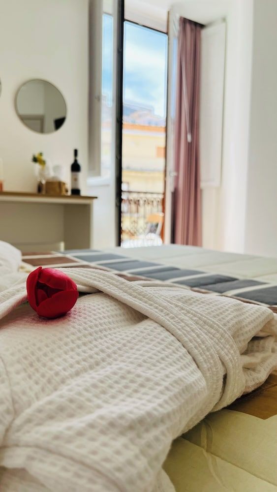 La Meridiana - Centro Storico Pizzo Double Room, Balcony, City View 3