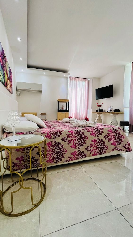 La Meridiana - Centro Storico Pizzo Deluxe Double Room, Balcony, City View 2