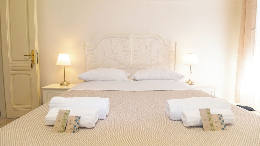 Juighissa Leonora Affittacamere Deluxe Room, Courtyard View 5