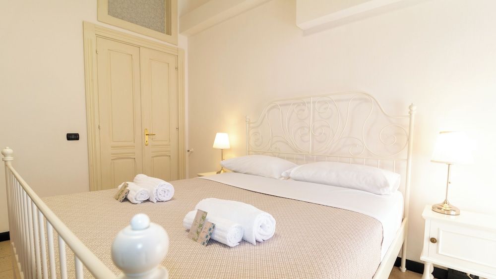 Juighissa Leonora Affittacamere Deluxe Room, Courtyard View 3