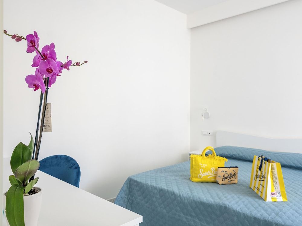 Superior Triple Room, Balcony, City View
